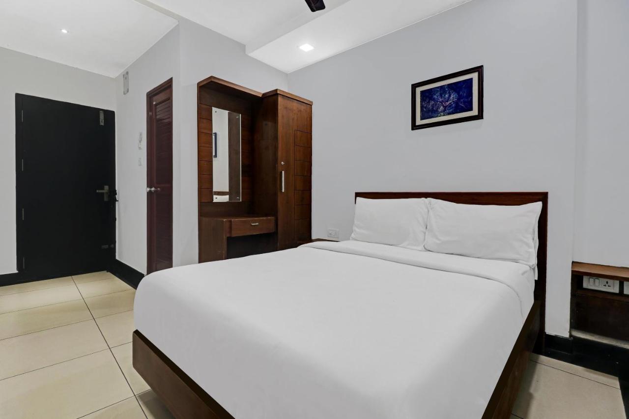 Oyo Townhouse 595 Majestic Inn Kochi Zewnętrze zdjęcie