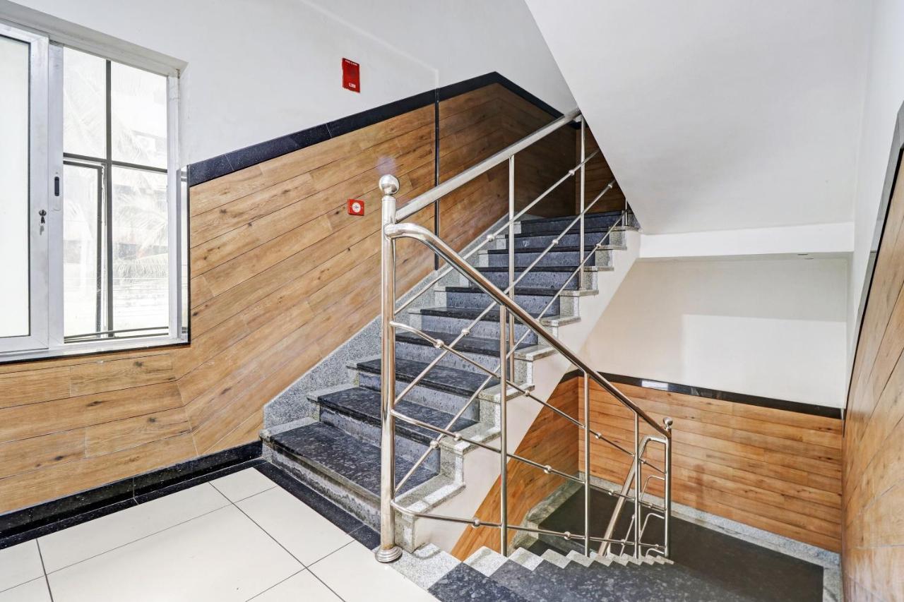 Oyo Townhouse 595 Majestic Inn Kochi Zewnętrze zdjęcie