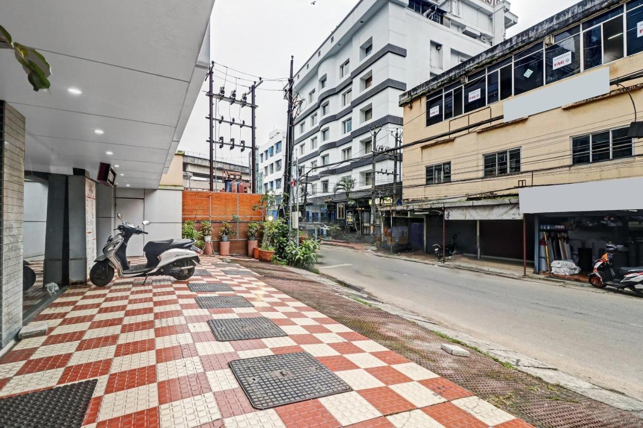 Oyo Townhouse 595 Majestic Inn Kochi Zewnętrze zdjęcie