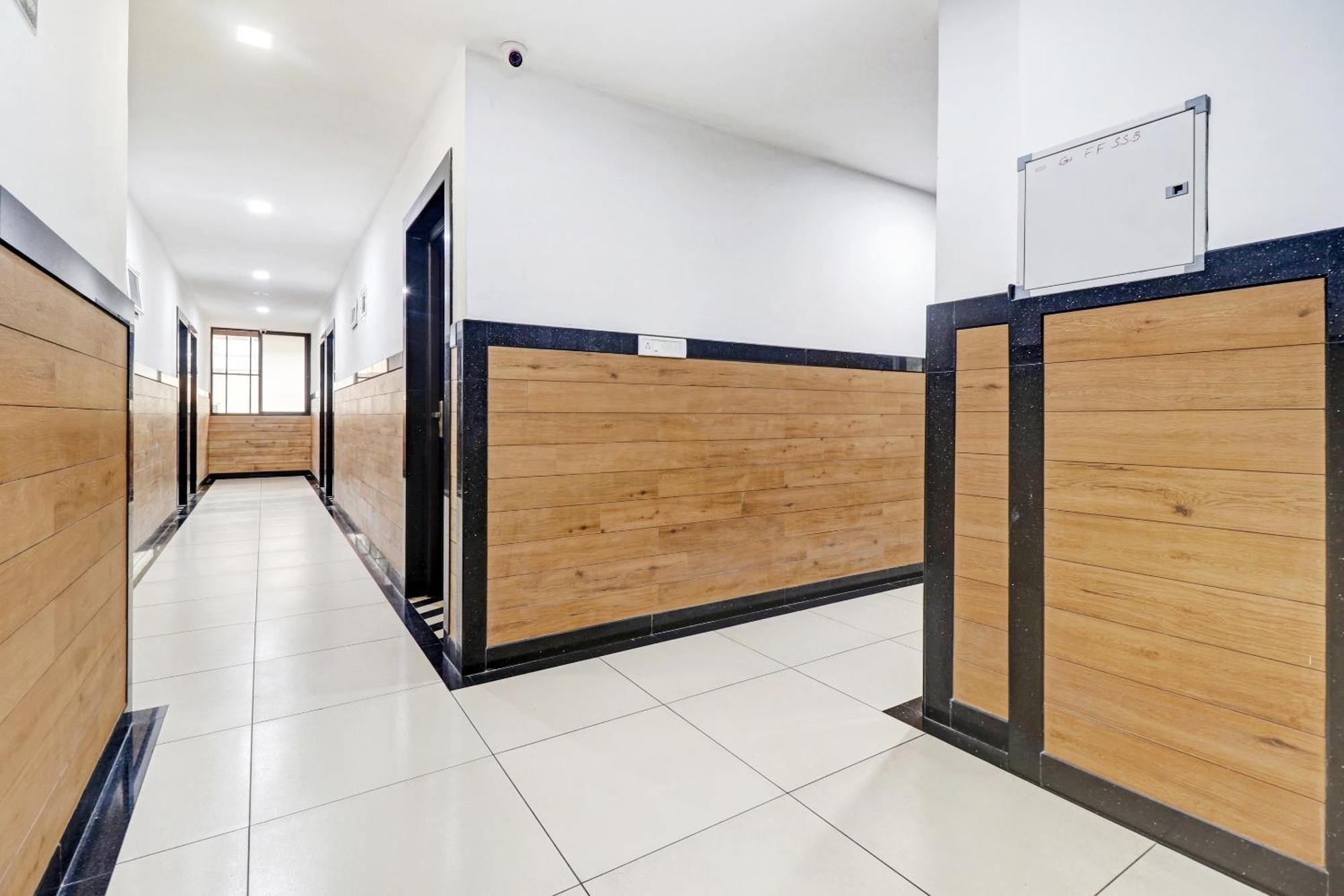 Oyo Townhouse 595 Majestic Inn Kochi Zewnętrze zdjęcie